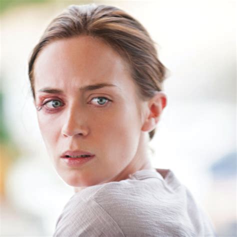 emily blunt naked|Emily Blunt Talks Deleted Sicario Nude Scene That My Tits。